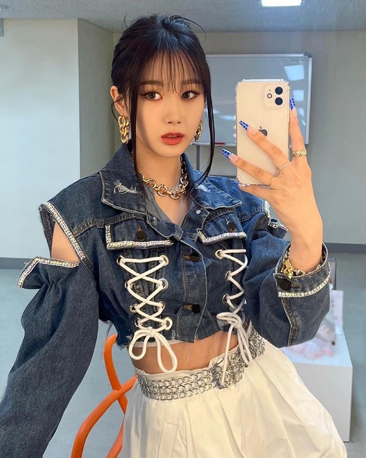 Visualnya disebut mirip beberapa artis dan idol lain