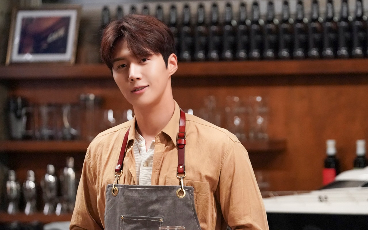 Staf 'Hometown Cha-Cha-Cha' Ini Sebut Kim Seon Ho Sering Bikin Tim Produksi Tak Nyaman Saat Syuting