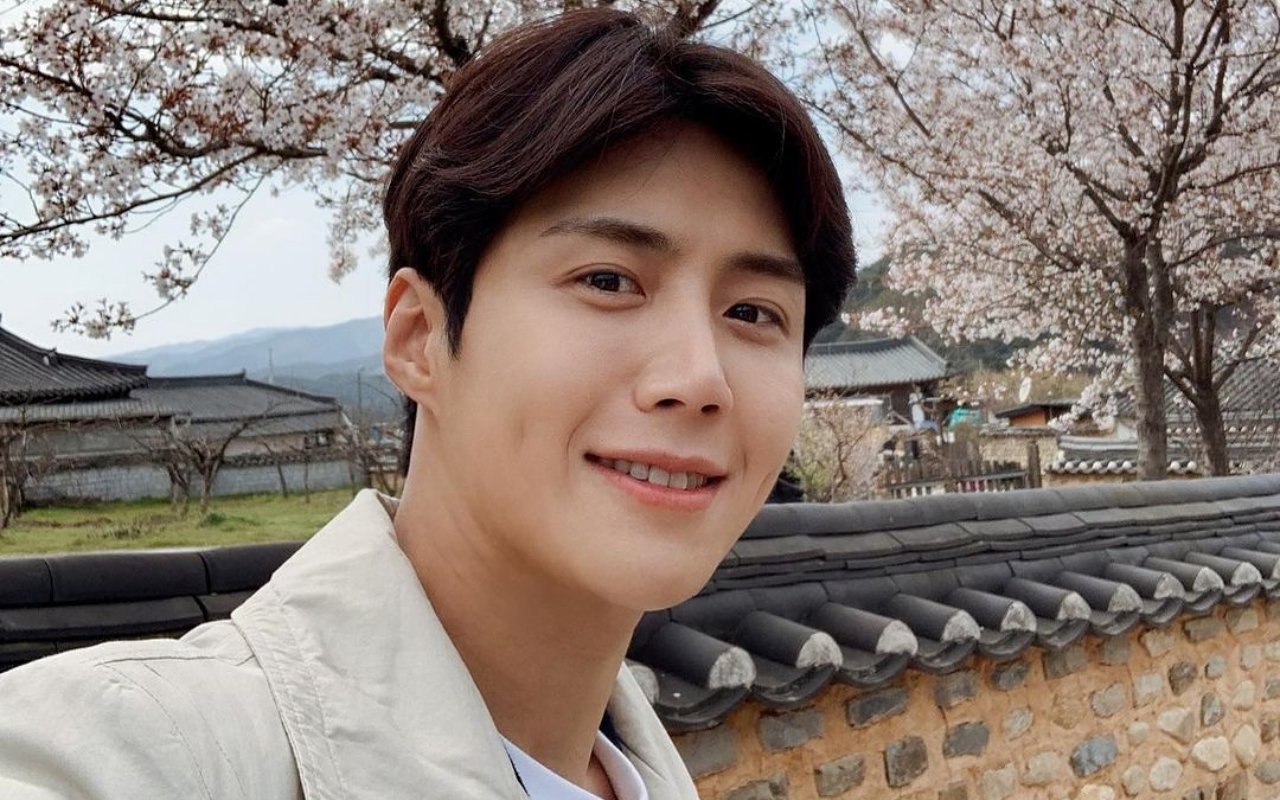 Cerita Sup Rumput Laut dari Dispatch Bikin Kim Seon Ho Makin Dikritik, Kenapa?