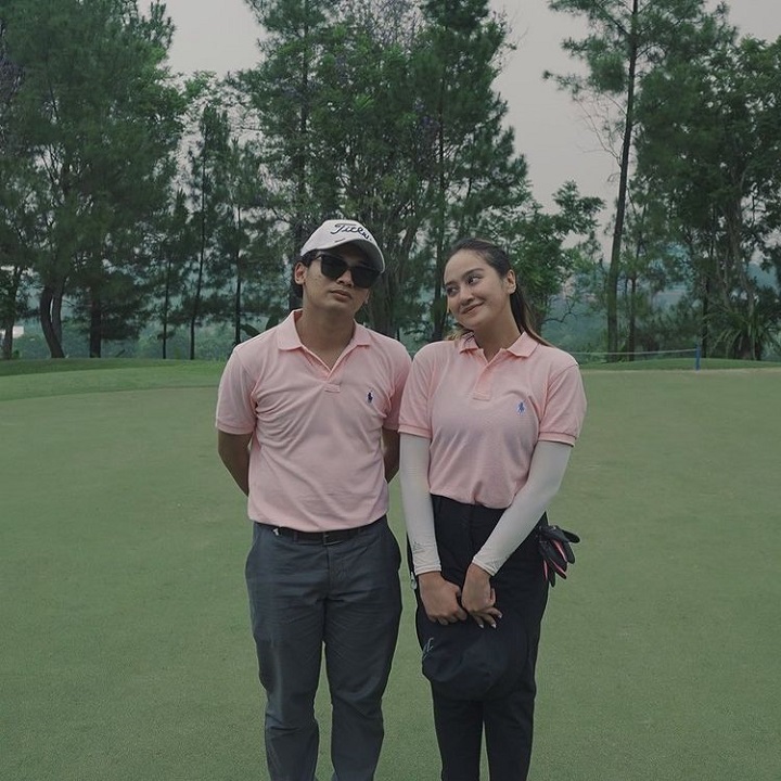 Main golf berdua