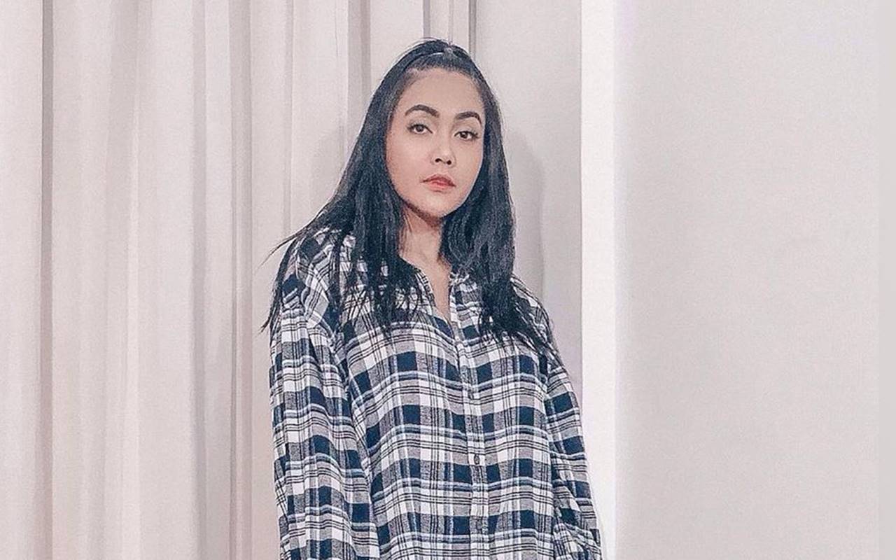 Tegas Tapi Lembut, Denada Sampaikan Kabar Sedih Ini ke Sang Putri