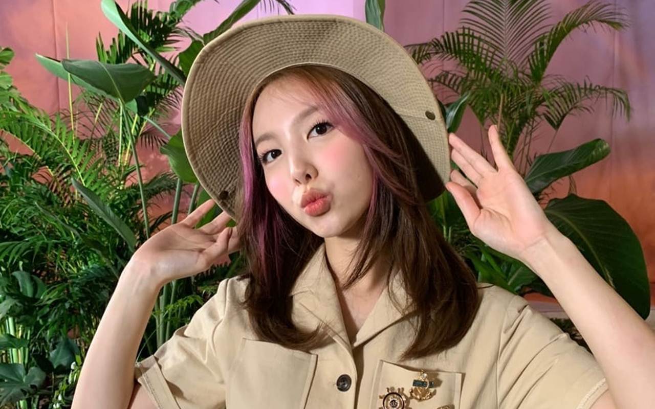 Tidak Disangka, Nayeon TWICE Tak Pernah Merias Area Mata Selama Jadi Idola