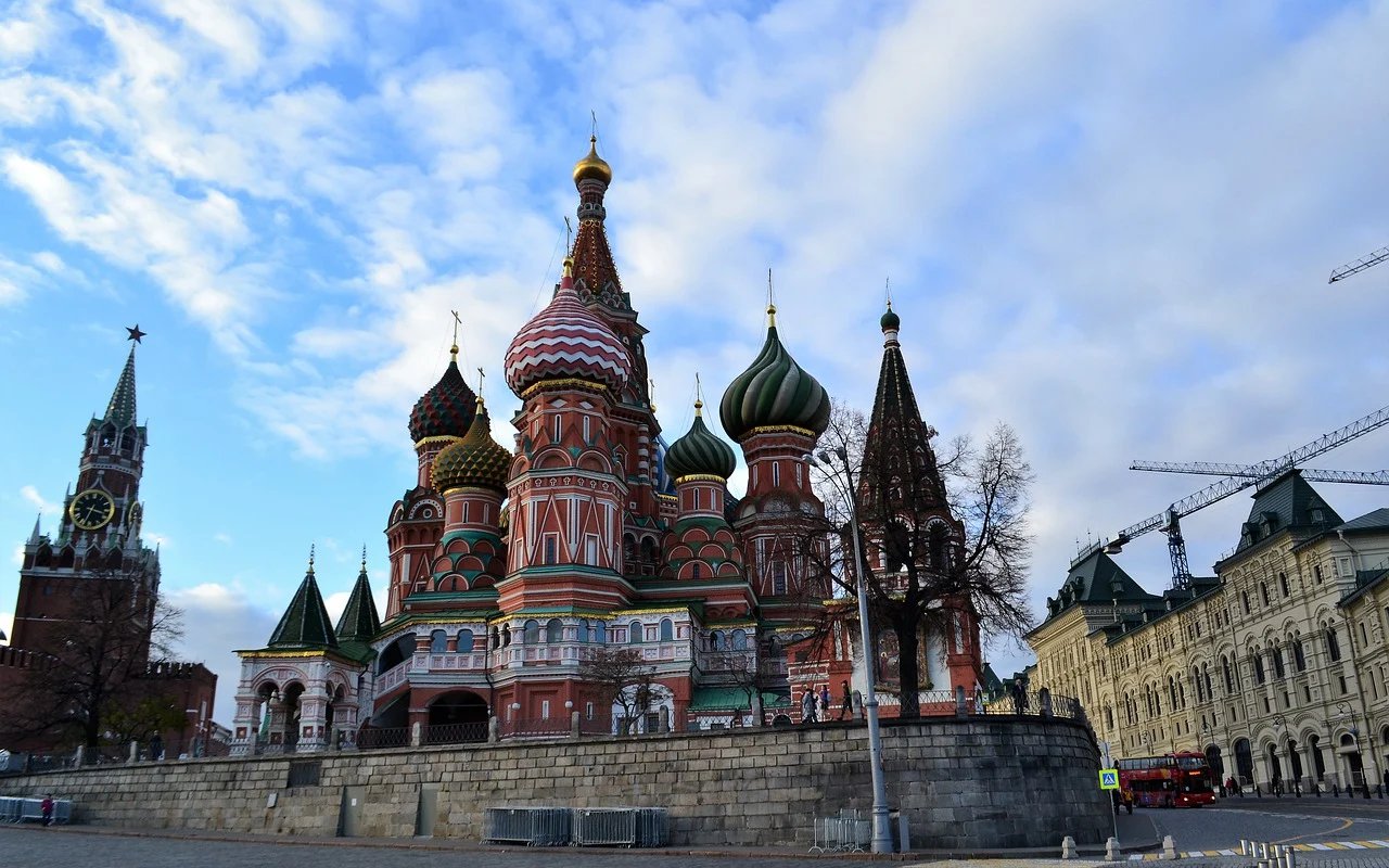 Rusia Pecah Rekor Kasus COVID-19 dan Kematian, Moskow Tutup Restoran Hingga Tempat Hiburan