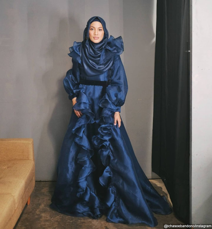 Glamor dan elegan ala tuan putri untuk tampil di pesta