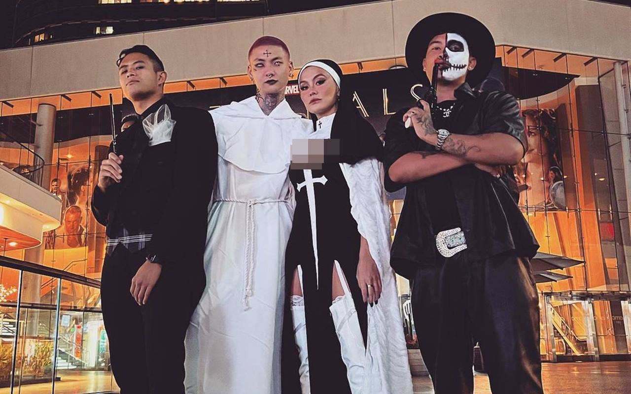 'Calon Ibu Mertua' Cantik Berhijab, Agnes Monica Dandan Beda Ala