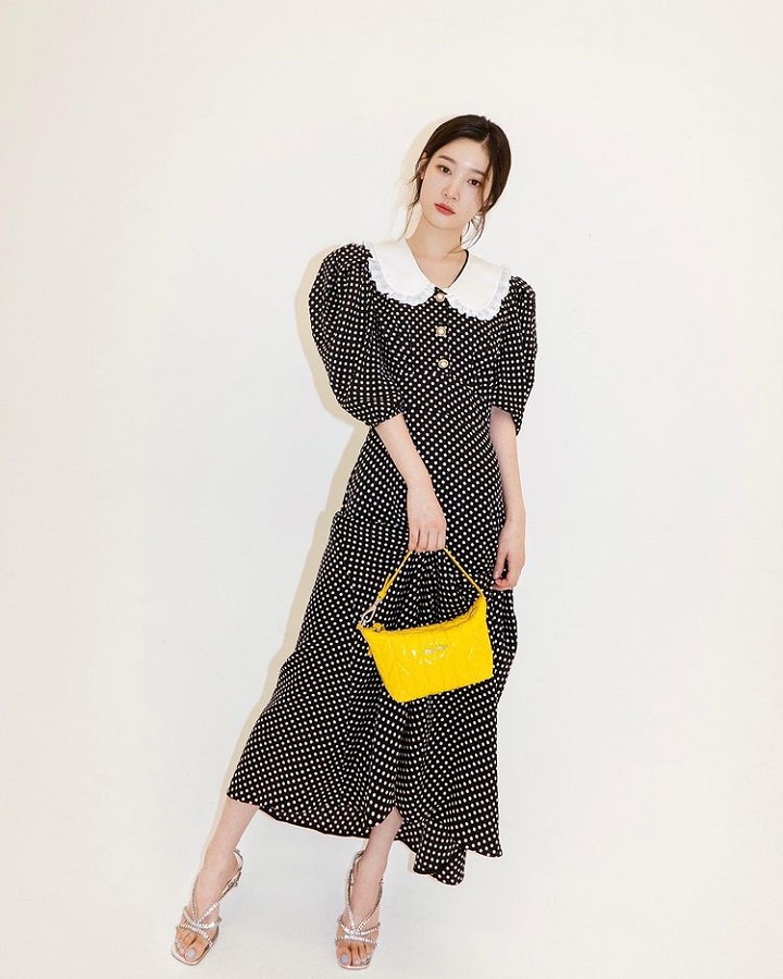 Manis dengan dress polkadot 