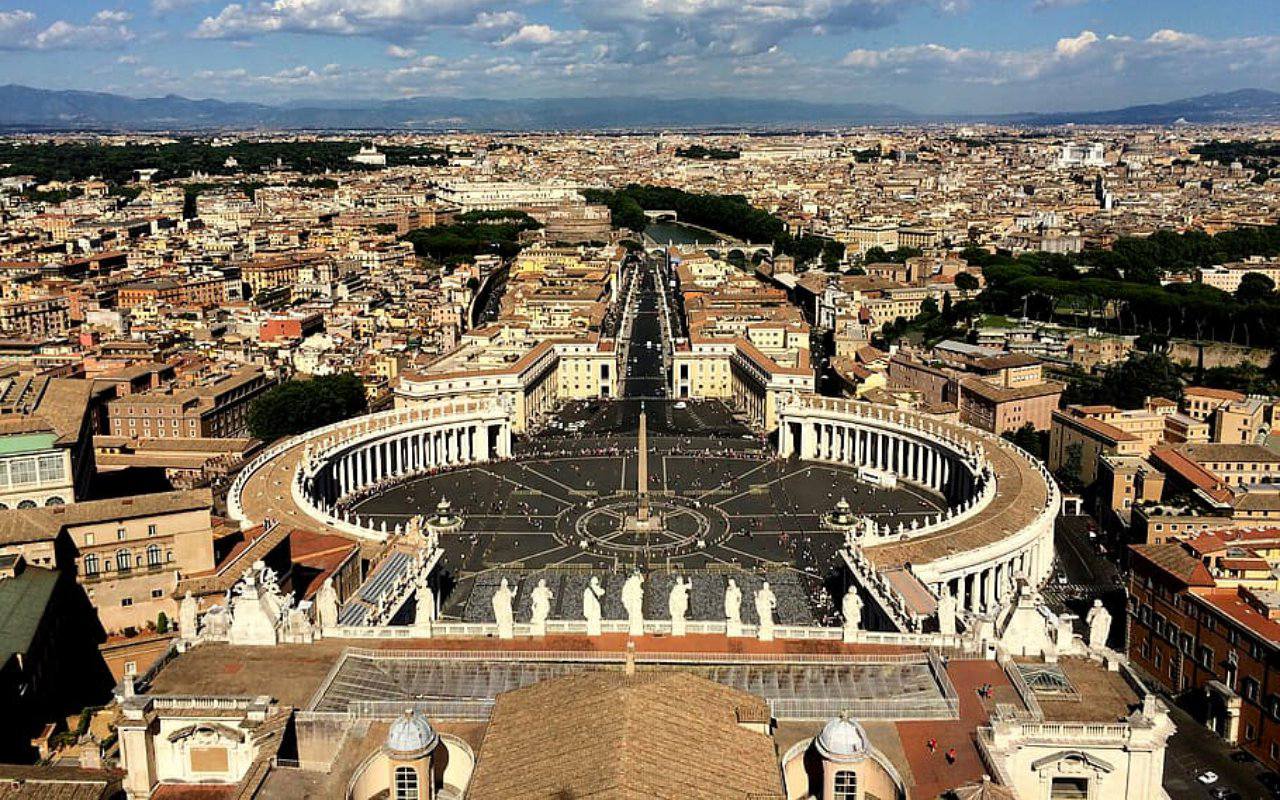 Untuk Pertama Kalinya, Paus Fransiskus Tunjuk Wanita Jadi Sekjen Kegubernuran Vatikan