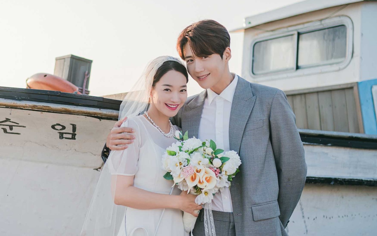 Hempas Skandal, Shin Min A dan Kim Seon Ho Terpilih Jadi Pasangan Drama Terbaik 2021