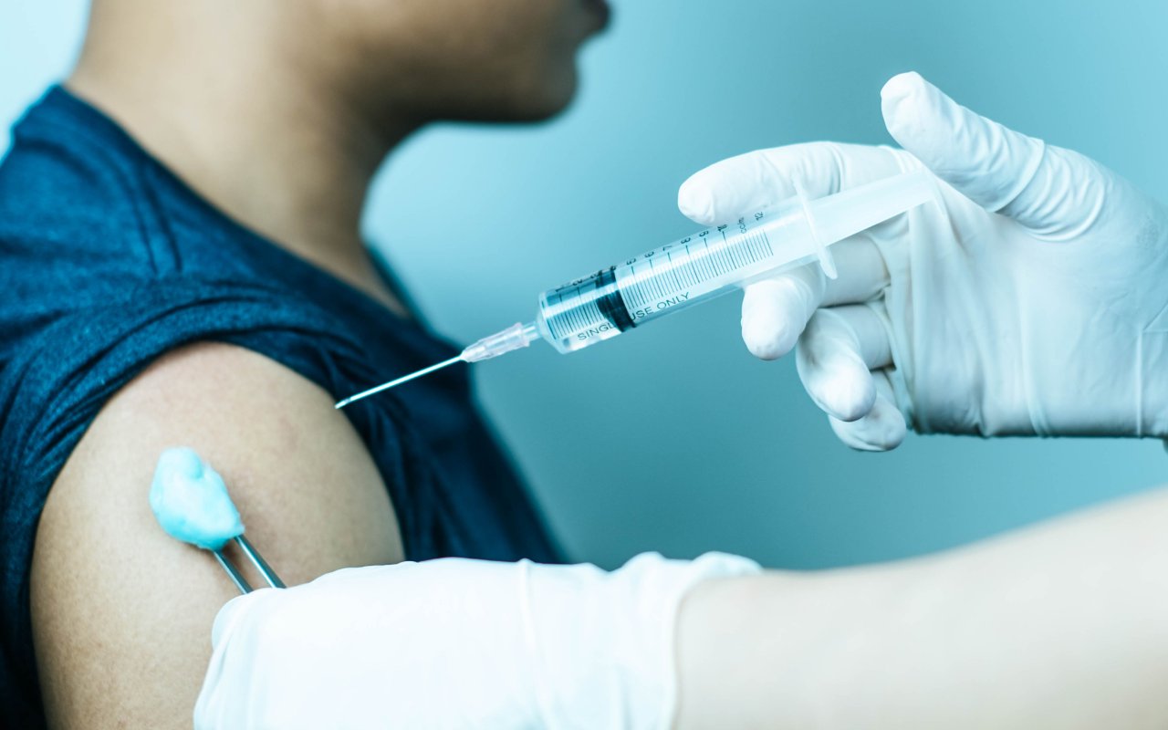 Takut Terinfeksi COVID-19, Pria Ini Nekat Suntik Vaksin Hingga 4 Kali
