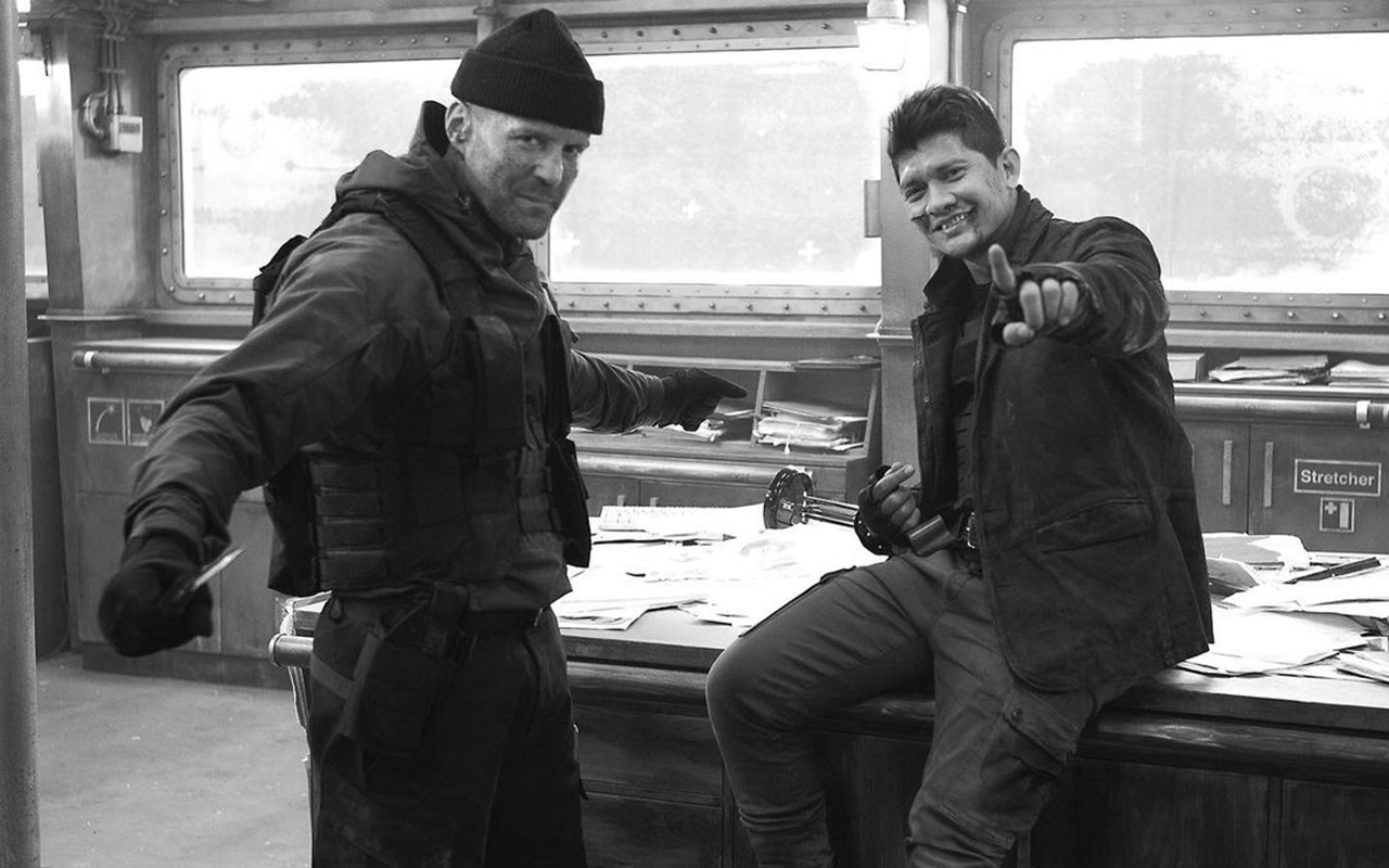 Iko Uwais Pamerkan Kedekatan dengan Jason Statham di Lokasi Syuting 'The Expendables 4'