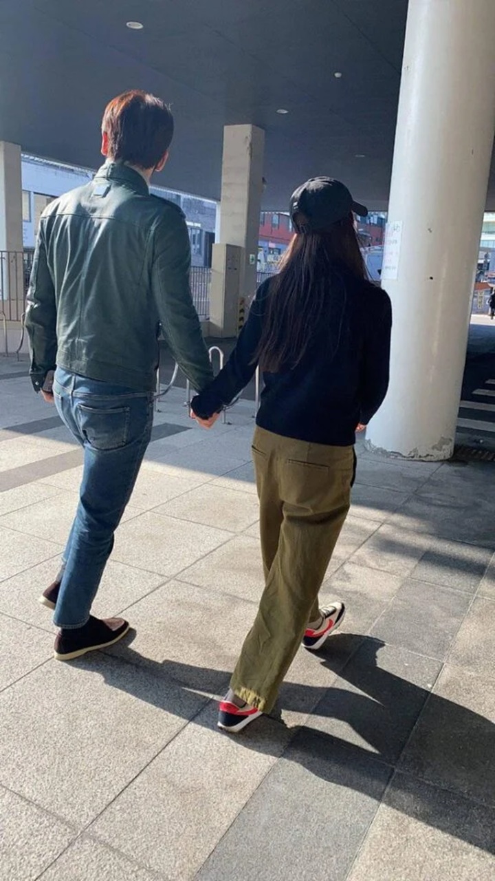 Potret Kencan Beredar, Rain dan Kim Tae Hee Romantis Banget Gandengan Tangan