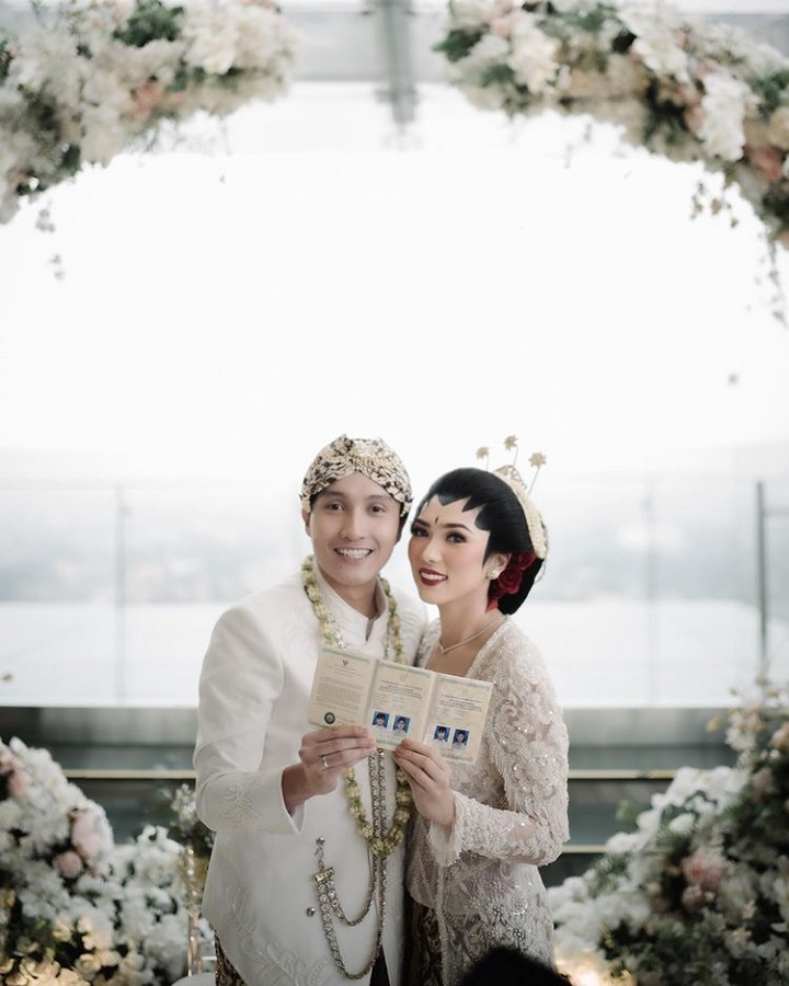 Isyana sarasvati dan Rayhan Maditra