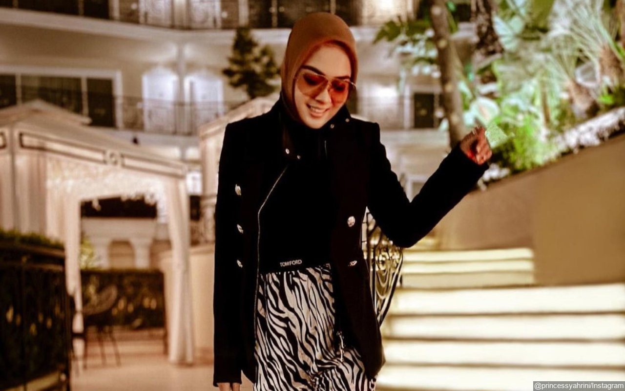 Outfit Syahrini Saat Liburan Disindir Lebay, Tas Branded Ikut Digunjing