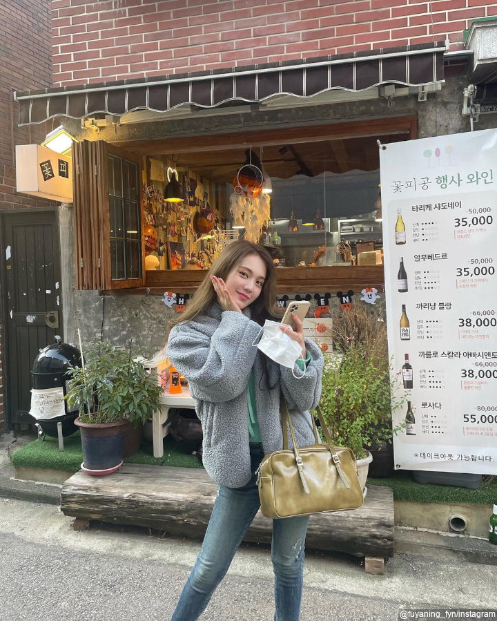 <i>OOTD</i> Khas <i>Girlfriend Material</i>