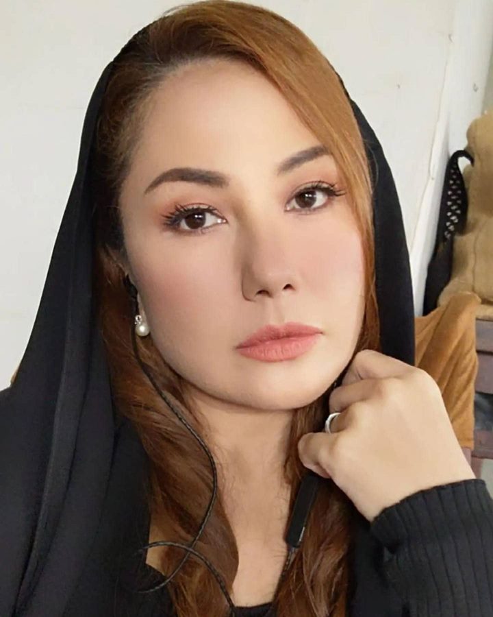 Tetap Cerah Dengan <i>Outfit</i> Gelap