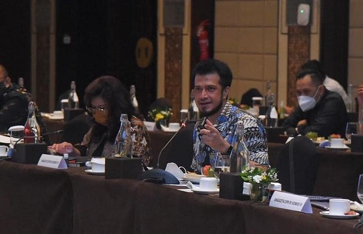 Terjun politik sejak tahun 2008