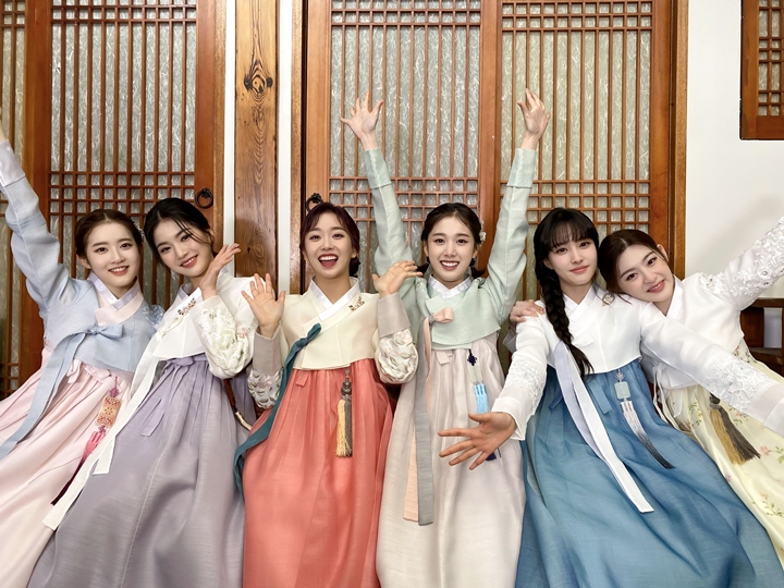 Memakai <i>Hanbok</i> Saat Rayakan <i>Lunar Day</i>