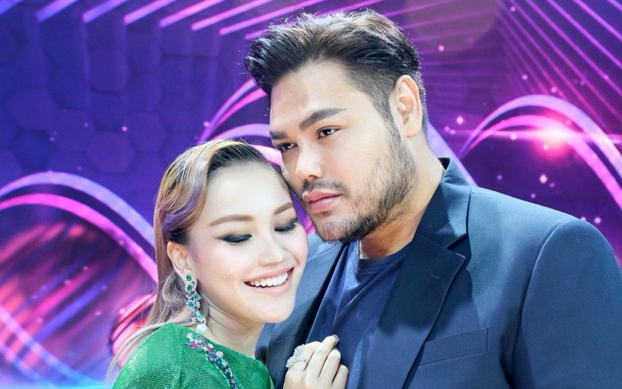 Heboh Ivan Gunawan Umbar Momen Ciuman Mesra, Ayu Ting Ting: Takut Gak Bisa Tidur Deh, Sayang!