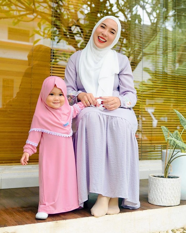 Tampil imut bareng Sada