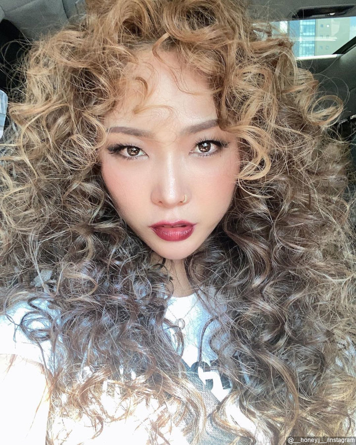 Kejutkan Fans Dengan Rambut Keriting