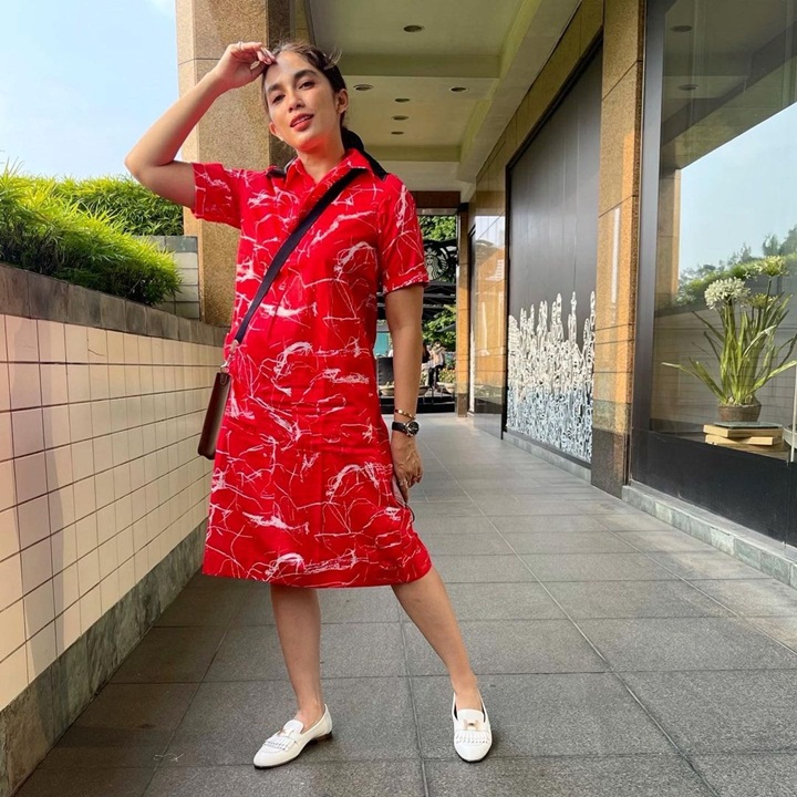 <i>Flawless</i> Dengan Gaun Merah