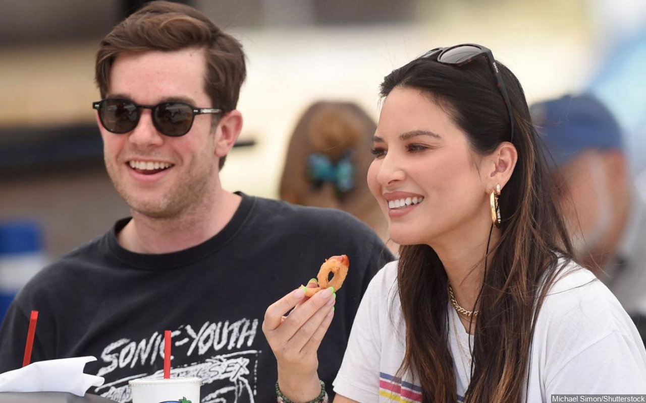 Olivia Munn Santai Meski Asmaranya Dengan John Mulaney Kerap Diterpa Isu Miring, Beber Alasan Ini