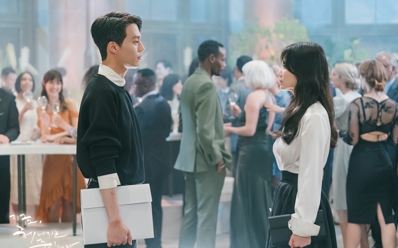 Song Hye Kyo dan Jang Ki Yong Terhubung Takdir Masa Lalu di 'Now, We Are Breaking Up'