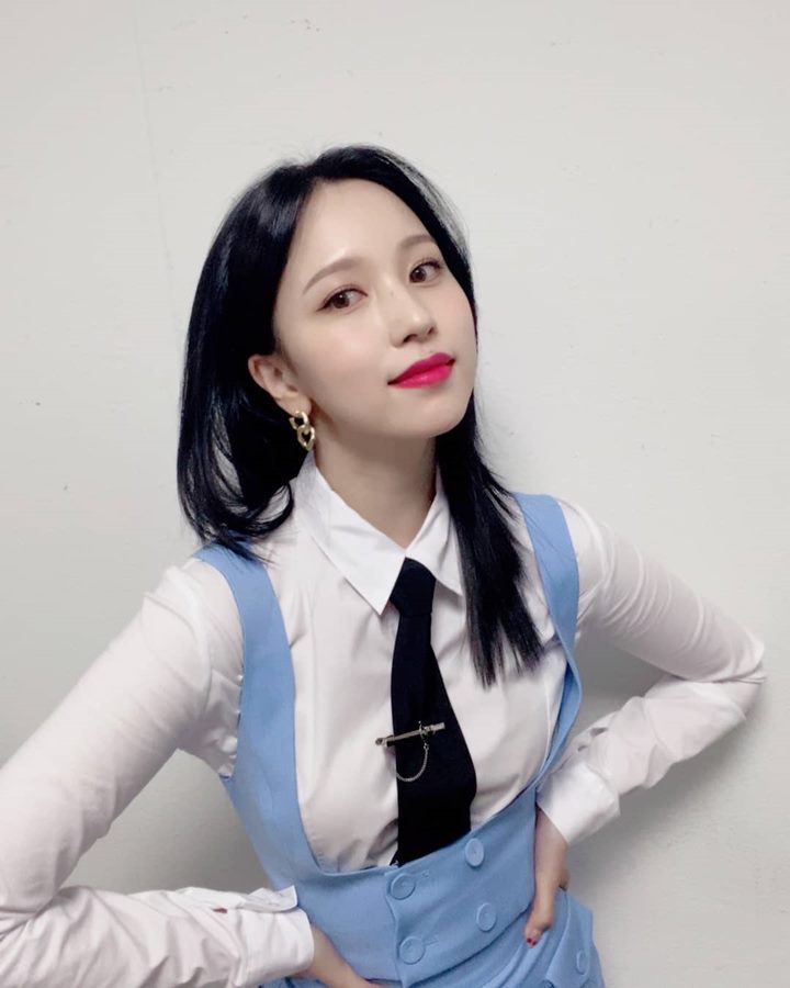 Si Senyum Tipis