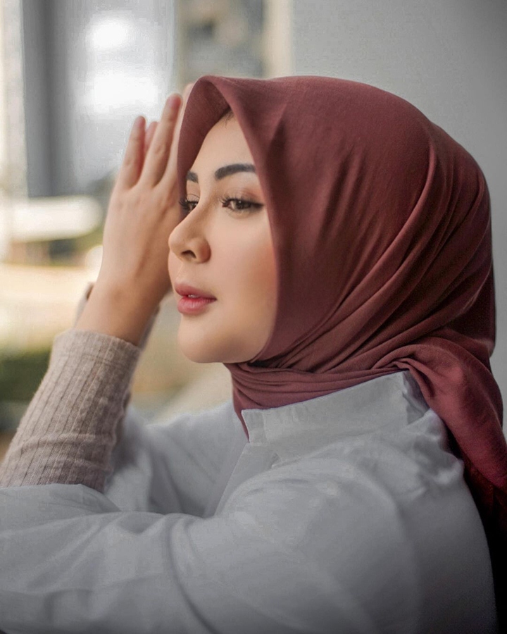 <i>Side Profile</i> Yang Menakjubkan