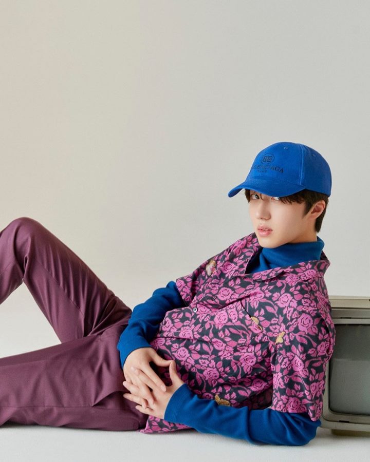 Pose Rebahan Ganteng
