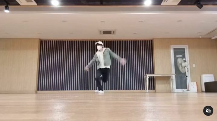 <i>Dance Line</i> di SF9
