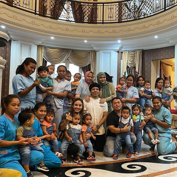 Adopsi 13 bayi