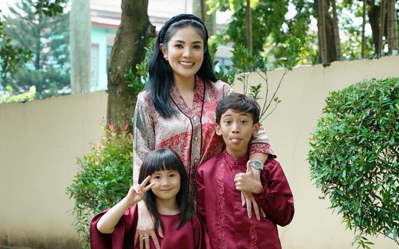 Nindy  Ayunda Tak Mau Disebut Sebagai Ibu yang Kuat Oleh Anak-Anaknya, Kenapa?