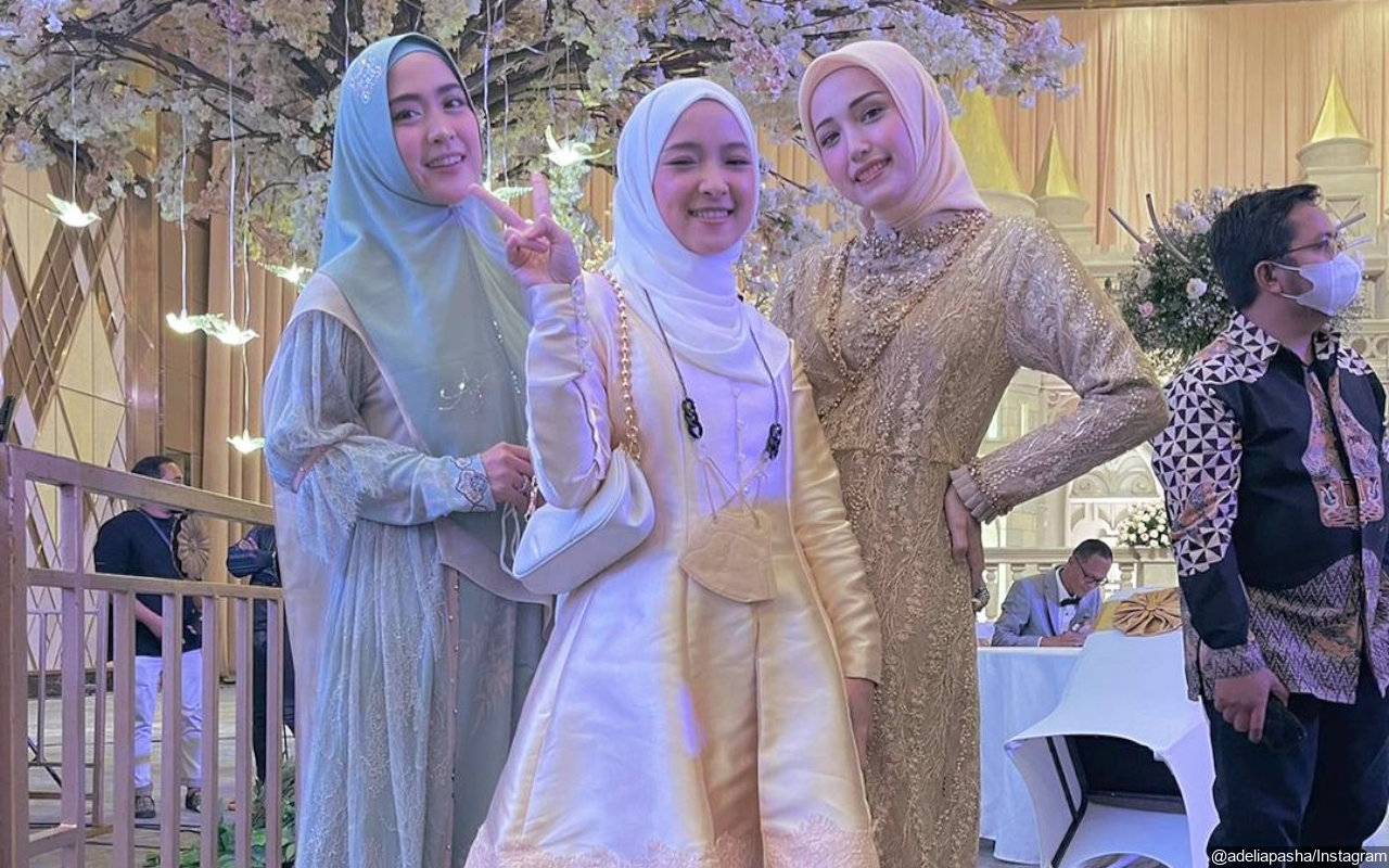 Gegara Ada Nissa Sabyan, Unggahan Foto Adelia Pasha Bareng April Jasmine Panen Komentar Negatif