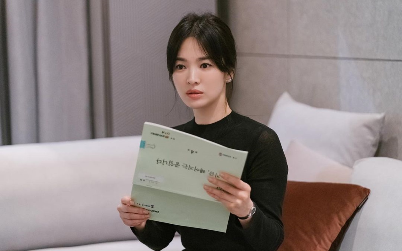 Akting Menangis Song Hye Kyo Sampai Gemetar di 'Now, We Are Breaking Up' Jadi Sorotan