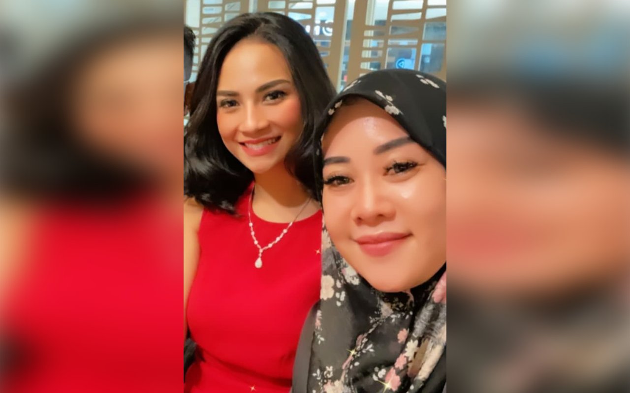 Sindir Netizen, Ibu Sambung 'Buktikan' Cinta ke Vanessa Angel Sampai Lakukan Ini