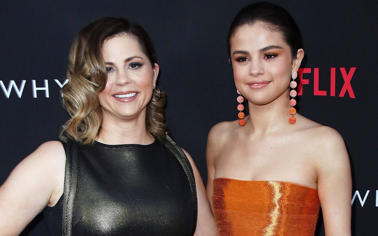 Hampir Tak Tertolong, Ibunda Selena Gomez Akui Beruntung Selamat Dari Infeksi Pneumonia Parah