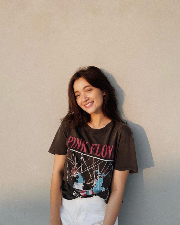 Senyumnya Manis