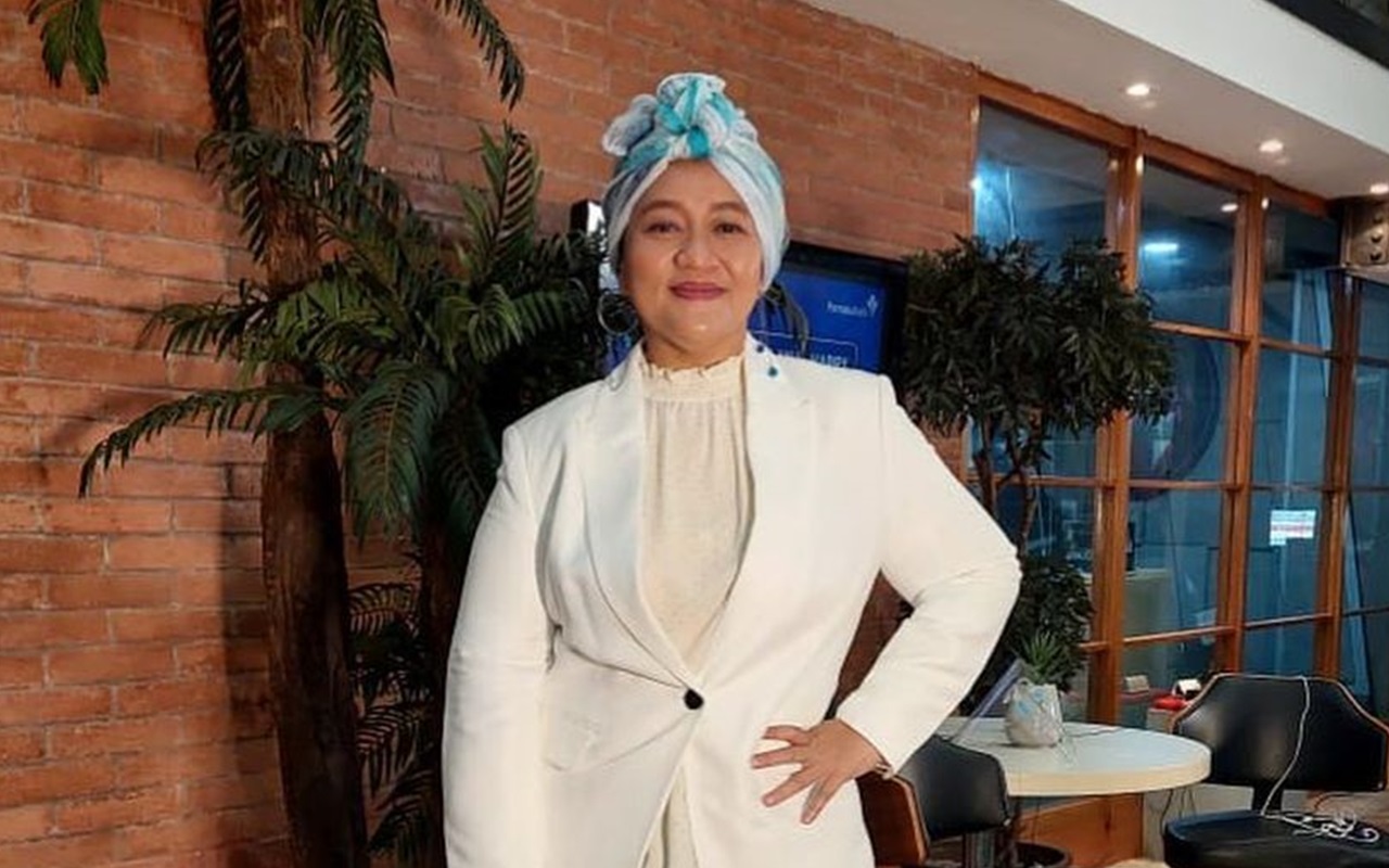 Tak Lagi Pakai Turban, Tike Priatnakusumah Ganti Model Hijab Banjir Doa Istikamah