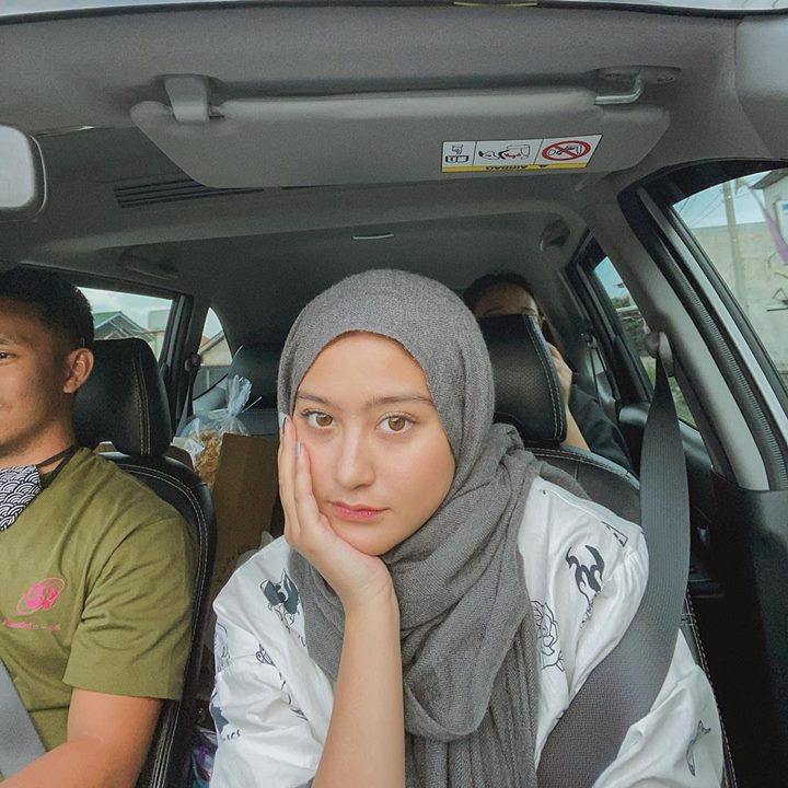 cantik kenakan hijab