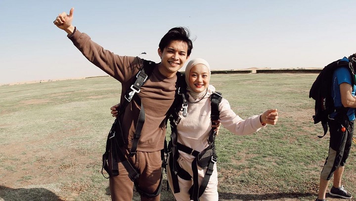 keseruan <i>skydiving</i> bareng