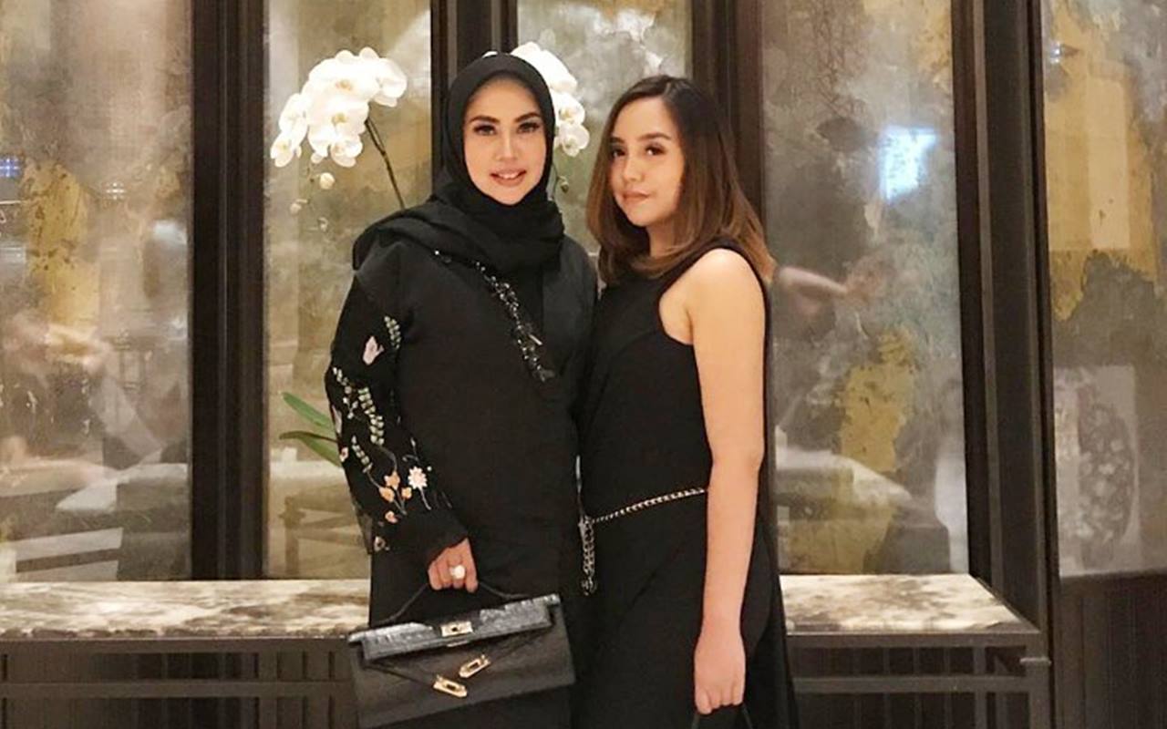 Salmafina Sunan Unggah Ayat Alkitab Pasca Isu Pacari Anak Pendeta, Komentar Ibunda Bikin Nyesek