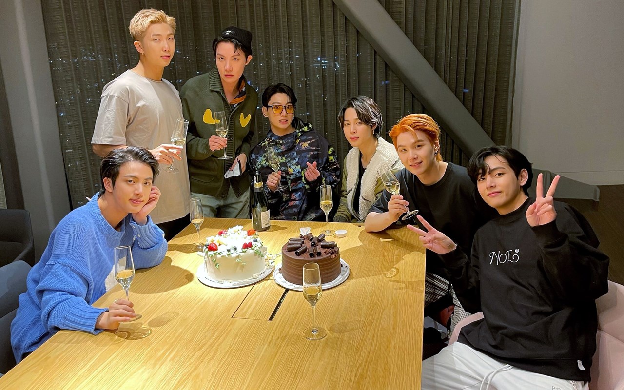 BTS Resmi Ajukan Tunda Wamil Hingga Usia 30 Tahun, Ada Netizen yang Nyinyir