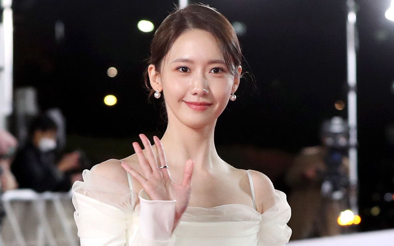 Blue Dragon Film Awards 2021: Anggun dan Sopan, Visual Yoona SNSD Tak Tertandingi