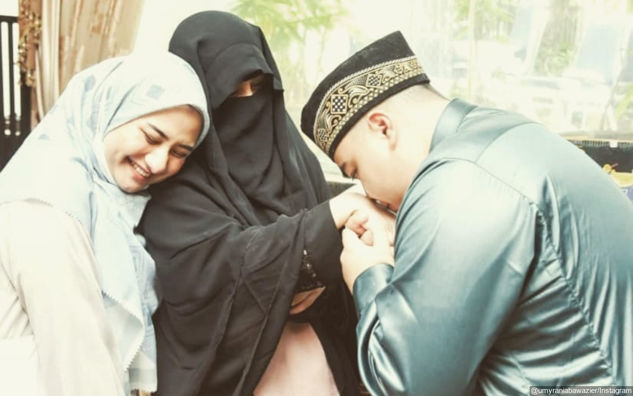 Umi Rania Bawazier Terus Terisak Saat Antarkan Jenazah Ameer Azzikra ke Peristirahatan Terakhir