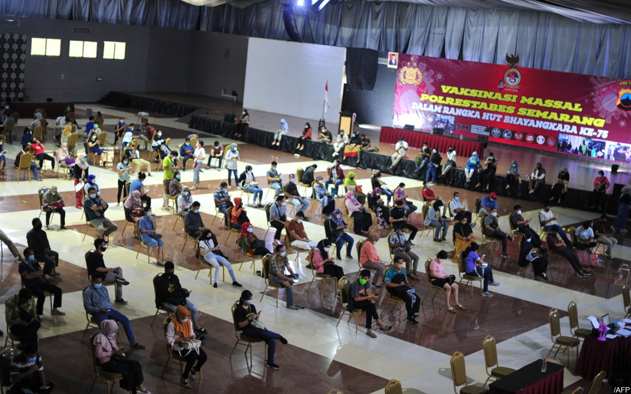 Ditengah 'Ancaman' Varian Omicron, Kemenkes Fokus Kejar Target Vaksinasi COVID-19