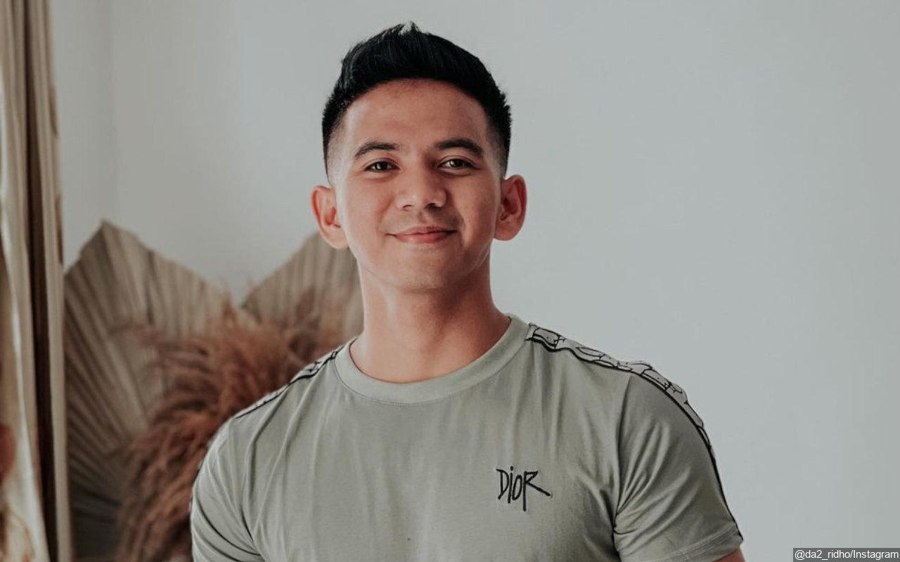 Macho dan Punya Badan Berotot, Ridho DA Malah Dicibir Saat Ramaikan Tren Ring Light