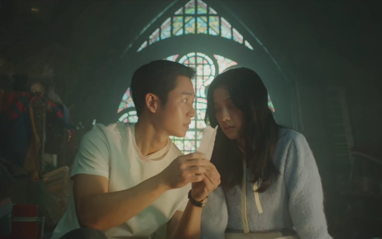 Jung Hae In dan Jisoo BLACKPINK Pancarkan Kesedihan di Poster 'Snowdrop', Begini Kata Tim Produksi