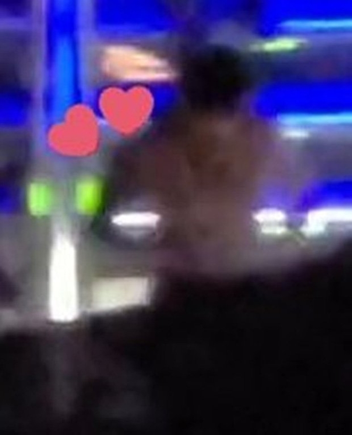 Video Member BTS Lari-Lari Tanpa Baju di Konser LA Picu Perdebatan