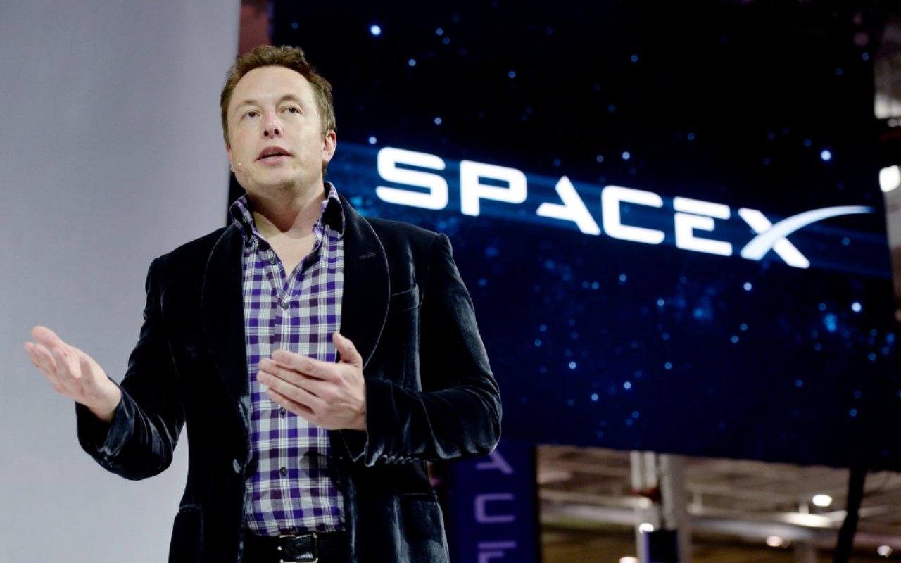Elon Musk Akui SpaceX di Ambang Kebangkrutan?